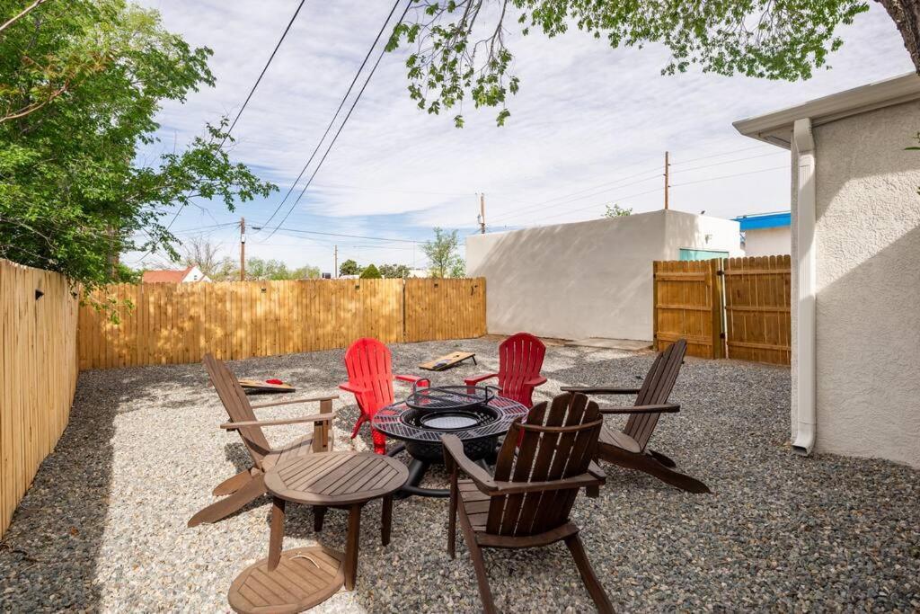 Villa House With Great Beds, Full Kitchen, Fenced Yard à Albuquerque Extérieur photo