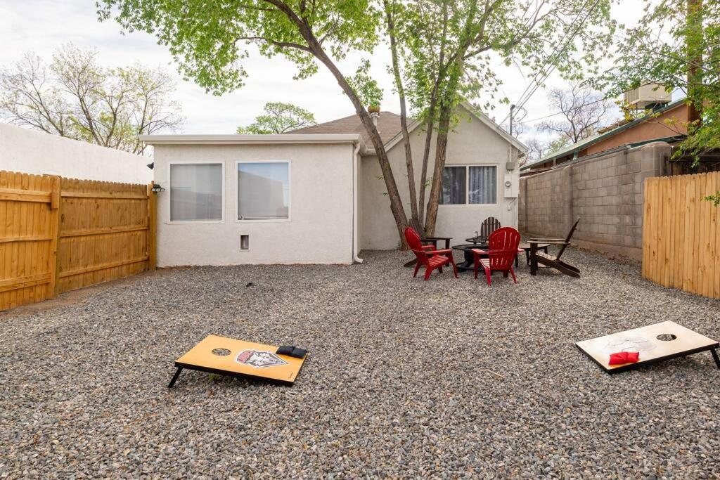 Villa House With Great Beds, Full Kitchen, Fenced Yard à Albuquerque Extérieur photo